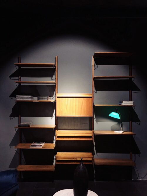 libreria a muro in legno