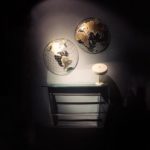 NUOVI ARRIVI ~ consolle in vetro e "le monde" opera in ottone /// www.serra9cent...